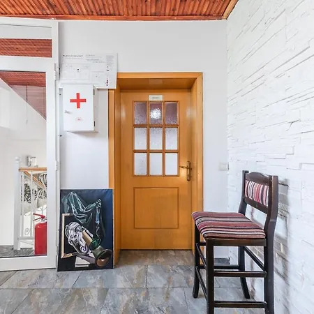 'easy Steps' - 1 - Pro Bono Apartment Shkoder